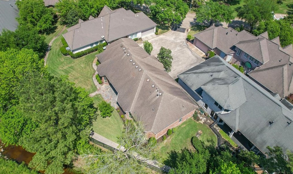 57 Champion Villa Dr, Houston TX  77069-1426 exterior