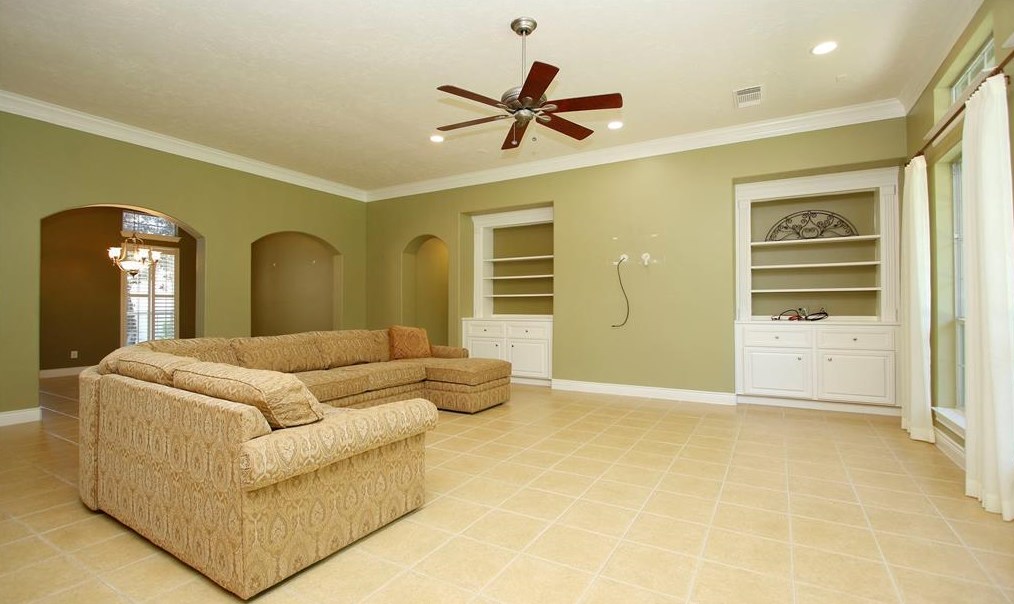 57 Champion Villa Dr, Houston TX  77069-1426 exterior