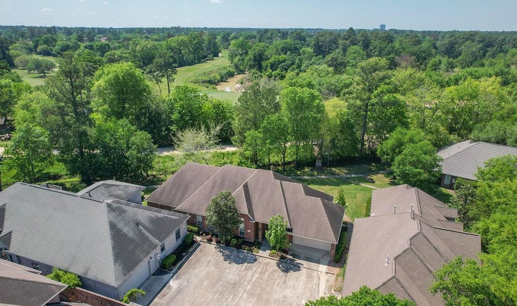 57 Champion Villa Dr, Houston TX  77069-1426 exterior