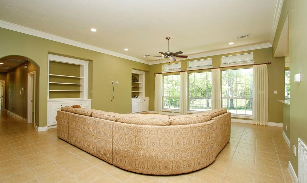 57 Champion Villa Dr, Houston TX  77069-1426 exterior