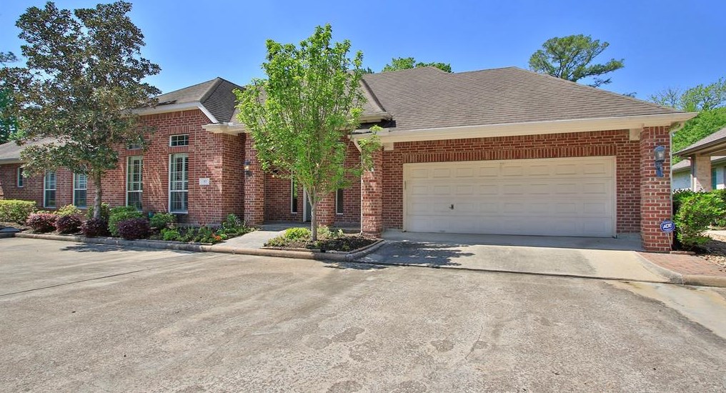 57 Champion Villa Dr, Houston TX  77069-1425 exterior