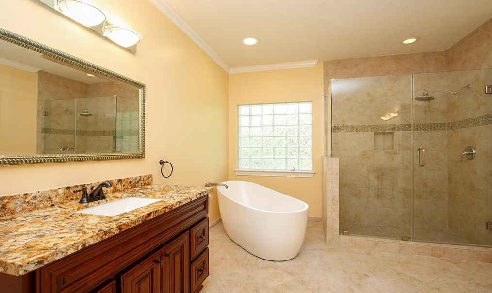57 Champion Villa Dr, Houston TX  77069-1426 exterior