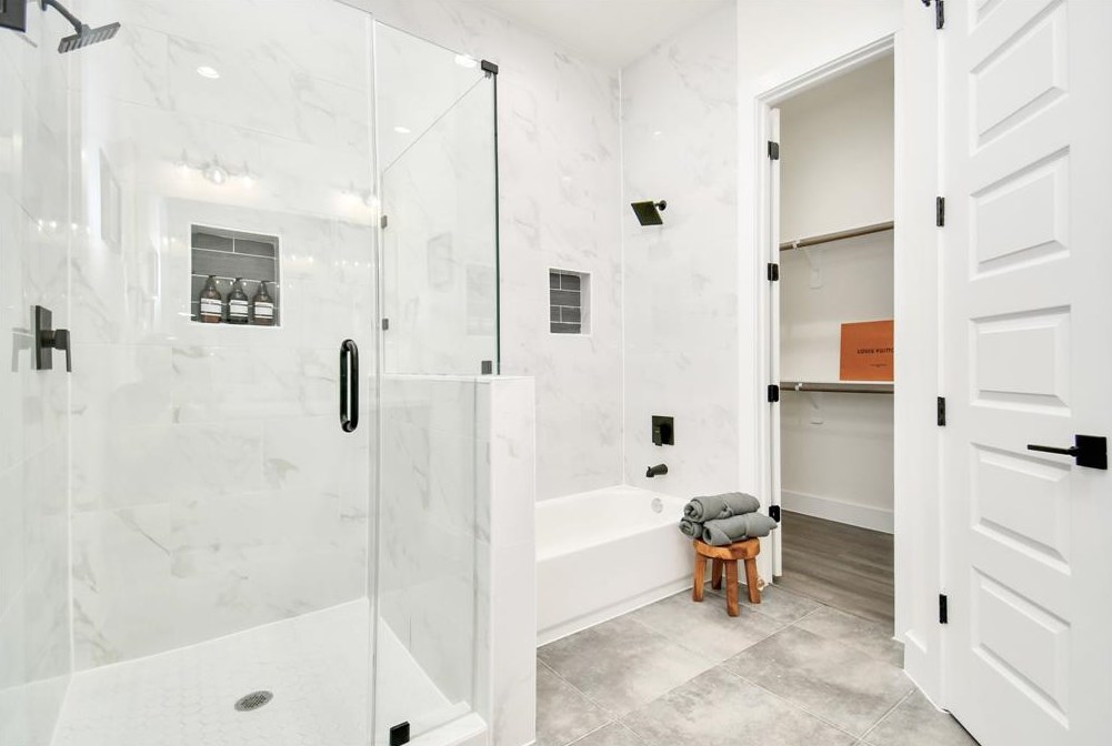 4802 Angleton St, Houston TX  77033-3820 exterior