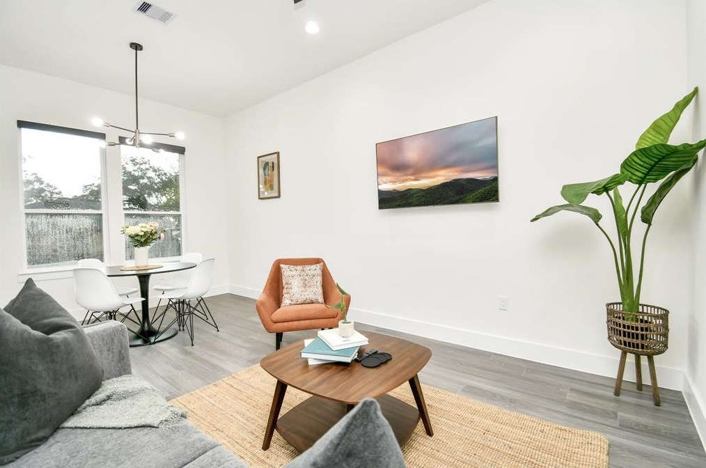 4802 Angleton St, Houston TX  77033-3820 exterior