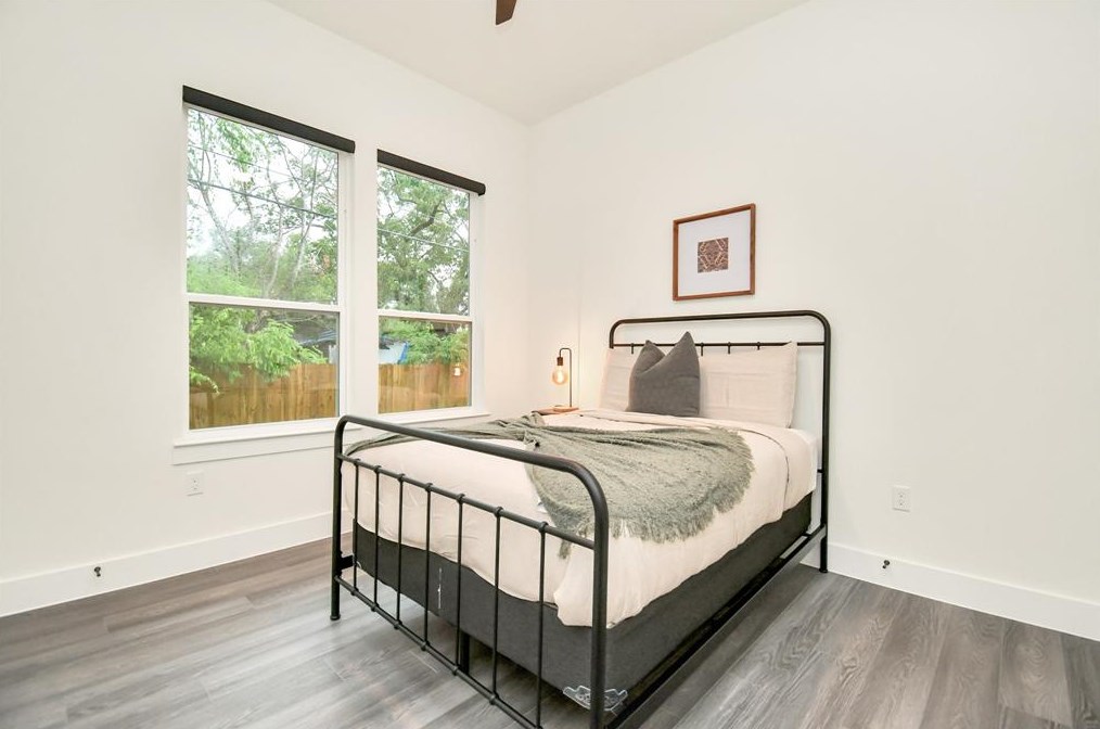 4802 Angleton St, Houston TX  77033-3820 exterior