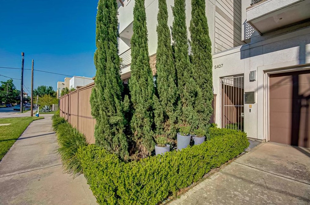 5407 Jackson St, Houston TX  77004-5929 exterior