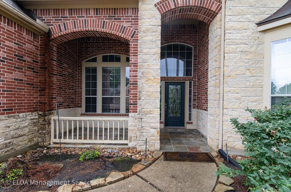 10 Petal Park Pl, Spring TX  77382-5827 exterior