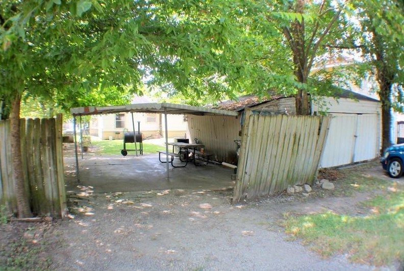 1503 Des Jardines St, Houston TX  77023-4603 exterior