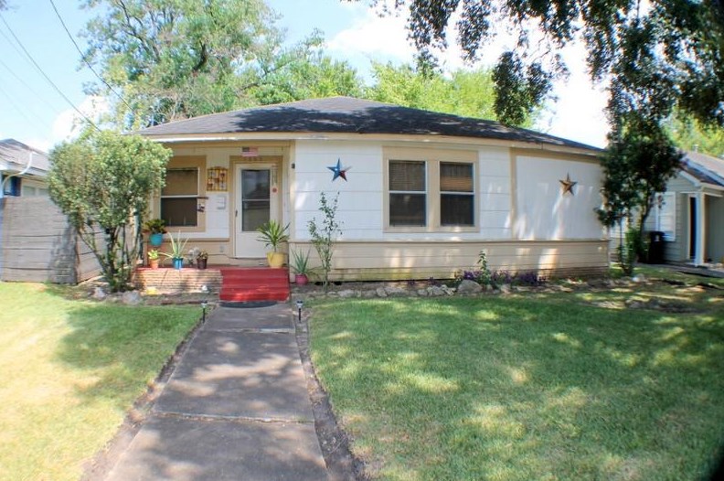 1503 Des Jardines St, Houston TX  77023-3722 exterior