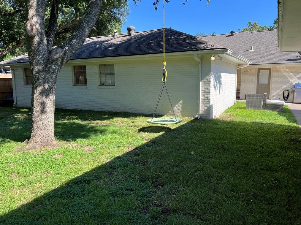 7918 Skyline Dr, Houston TX  77063-6124 exterior