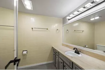 5050 Ambassador Way #302, Houston, TX 77056 - Photo 9