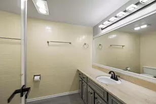 5050 Ambassador Way, Houston, TX 77056 - Photo 9