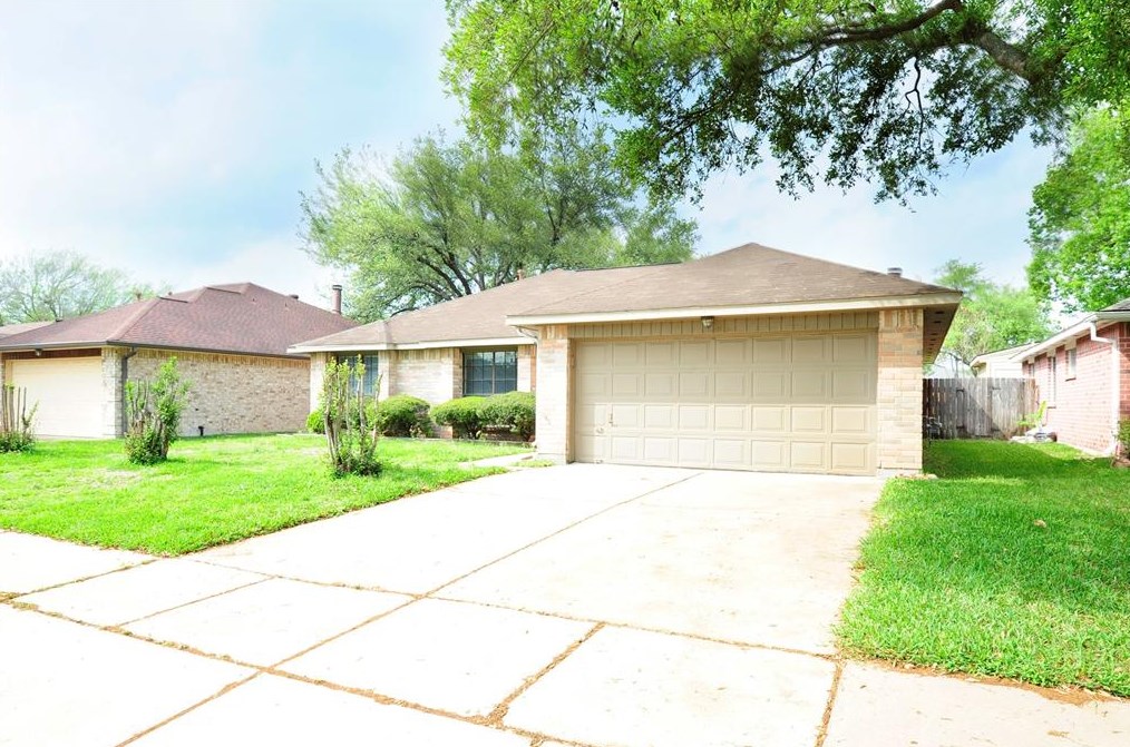 13422 Somersworth Dr, Houston TX  77041-5834 exterior