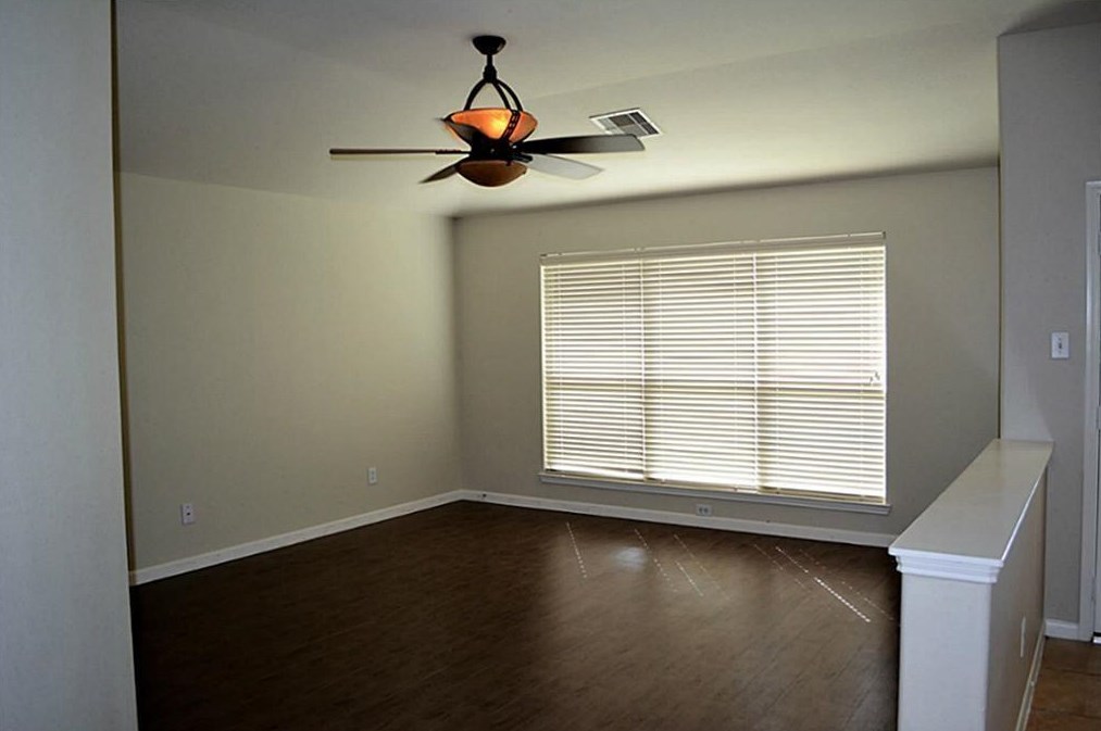 9926 Lynette Falls Dr, Houston TX  77095-2394 exterior