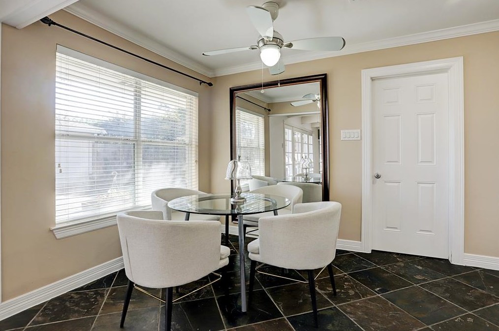 5335 Yarwell Dr, Houston TX  77096-5329 exterior