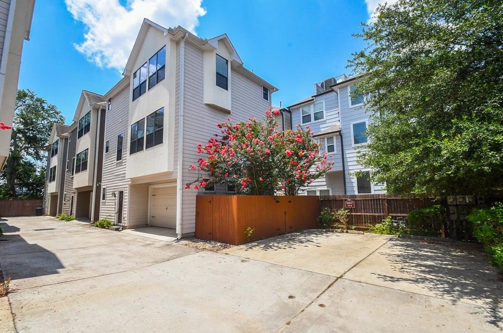 914 20th St, Houston TX  77008-3310 exterior