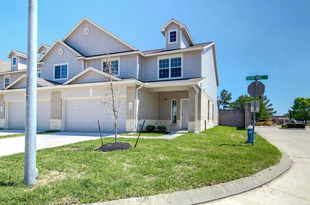 2819 Silver Tree, Houston TX  77014-1929 exterior