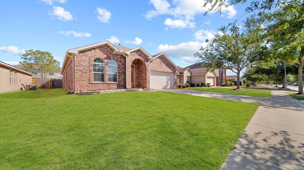 6439 Brimridge Ln, Houston TX  77048-5569 exterior