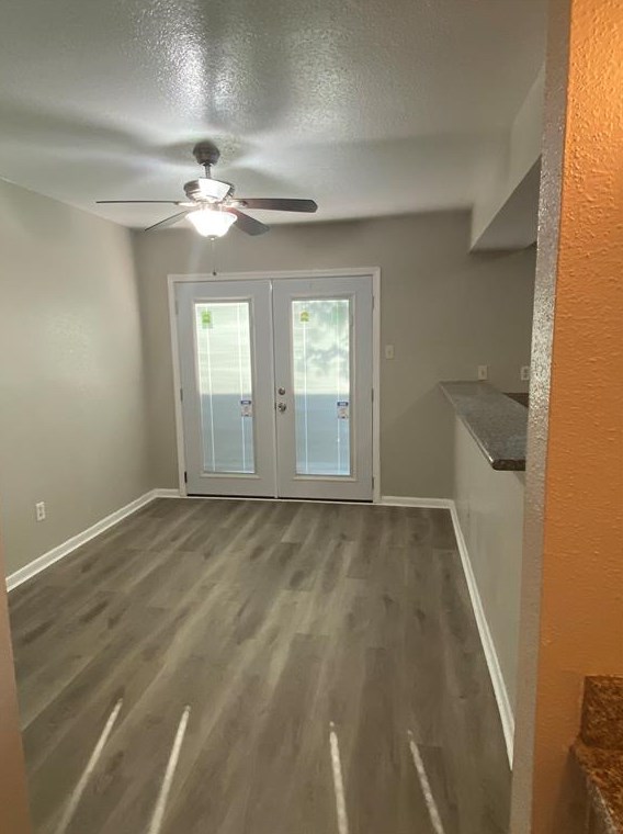 3901 Woodchase Dr, Houston TX  77042-5802 exterior