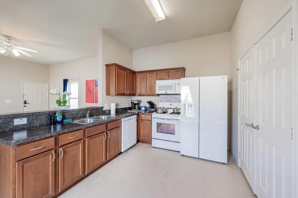 4210 Church St, Galveston TX  77550-1118 exterior