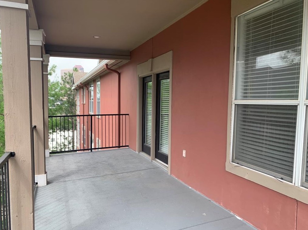 2400 Mccue Rd, Houston TX  77056-5106 exterior