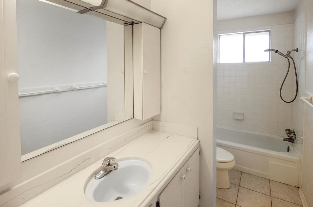 10862 Radford Ln, Houston TX  77099-4723 exterior