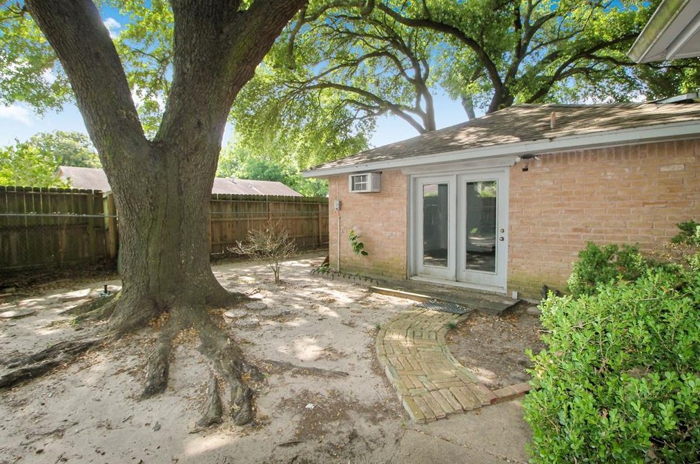 10862 Radford Ln, Houston TX  77099-4723 exterior