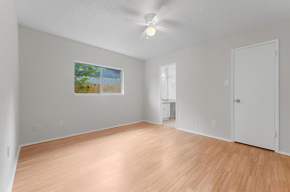 3615 Lancaster Walk Dr, Houston TX  77066-4104 exterior