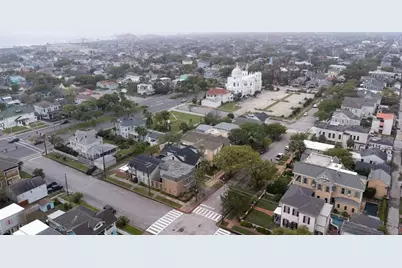 1209 Sealy Street, Galveston, TX 77550 - Photo 37