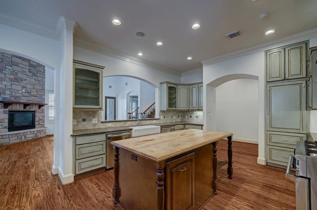 4106 Rice Blvd, Houston TX  77005-1756 exterior