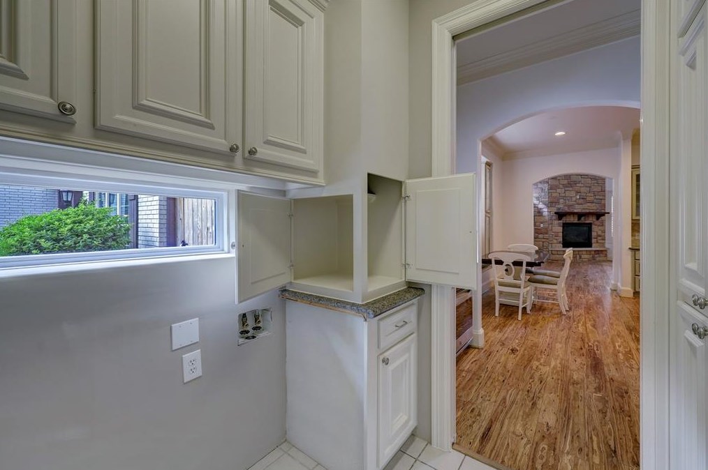 4106 Rice Blvd, Houston TX  77005-1756 exterior