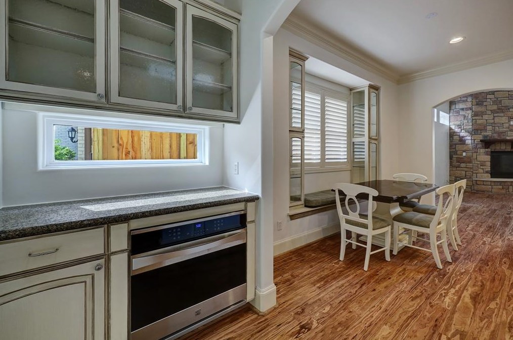 4106 Rice Blvd, Houston TX  77005-1756 exterior