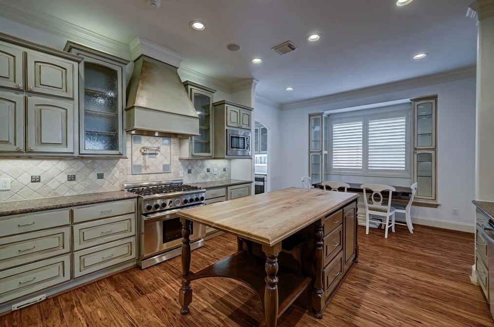 4106 Rice Blvd, Houston TX  77005-1756 exterior