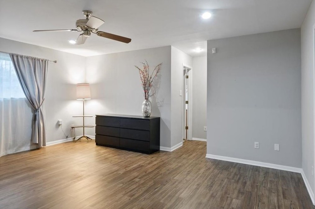 5443 Beechnut St, Houston TX  77096-1503 exterior