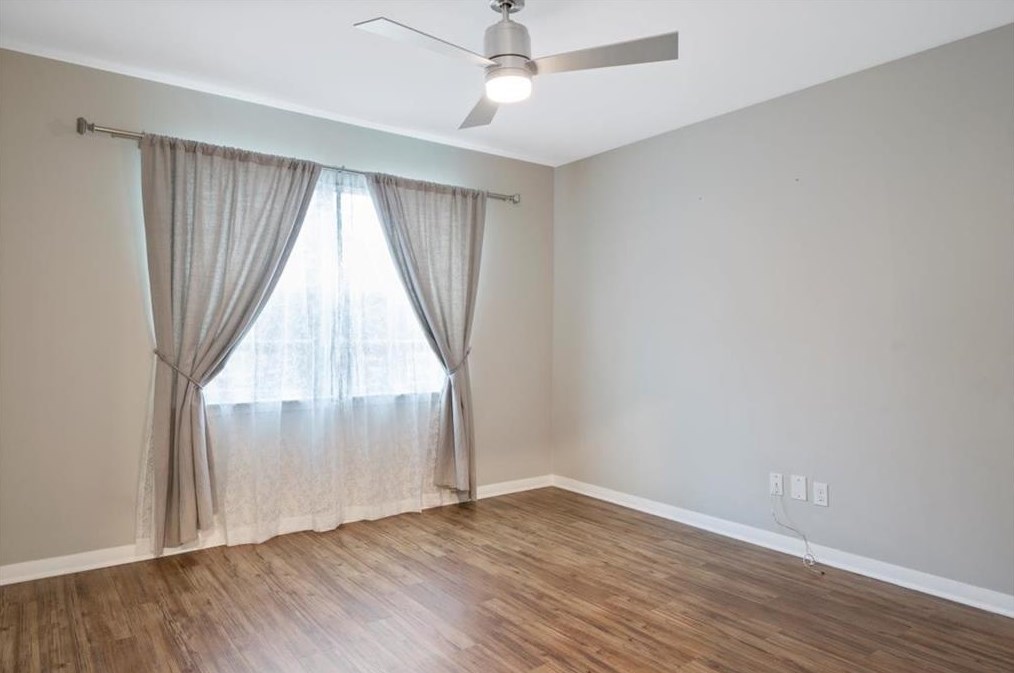 5443 Beechnut St, Houston TX  77096-1503 exterior