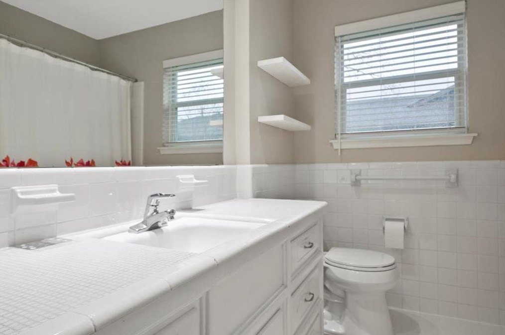 5443 Beechnut St, Houston TX  77096-1503 exterior