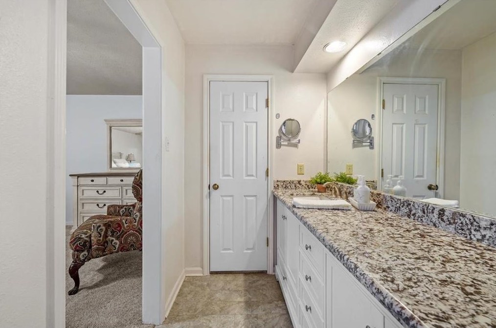 614 Normal Park Dr, Huntsville TX exterior