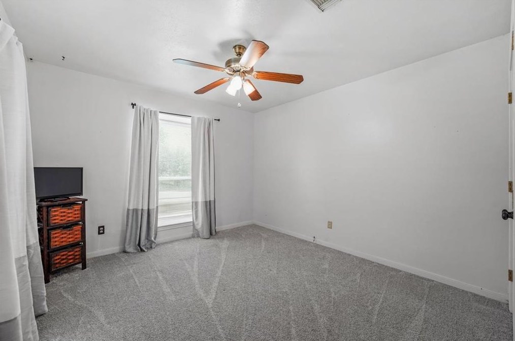 614 Normal Park Dr, Huntsville TX exterior