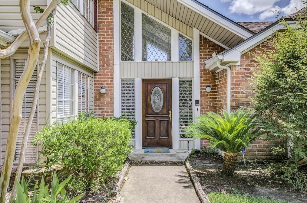 11403 Meadow Lake Dr, Houston TX  77077-6833 exterior