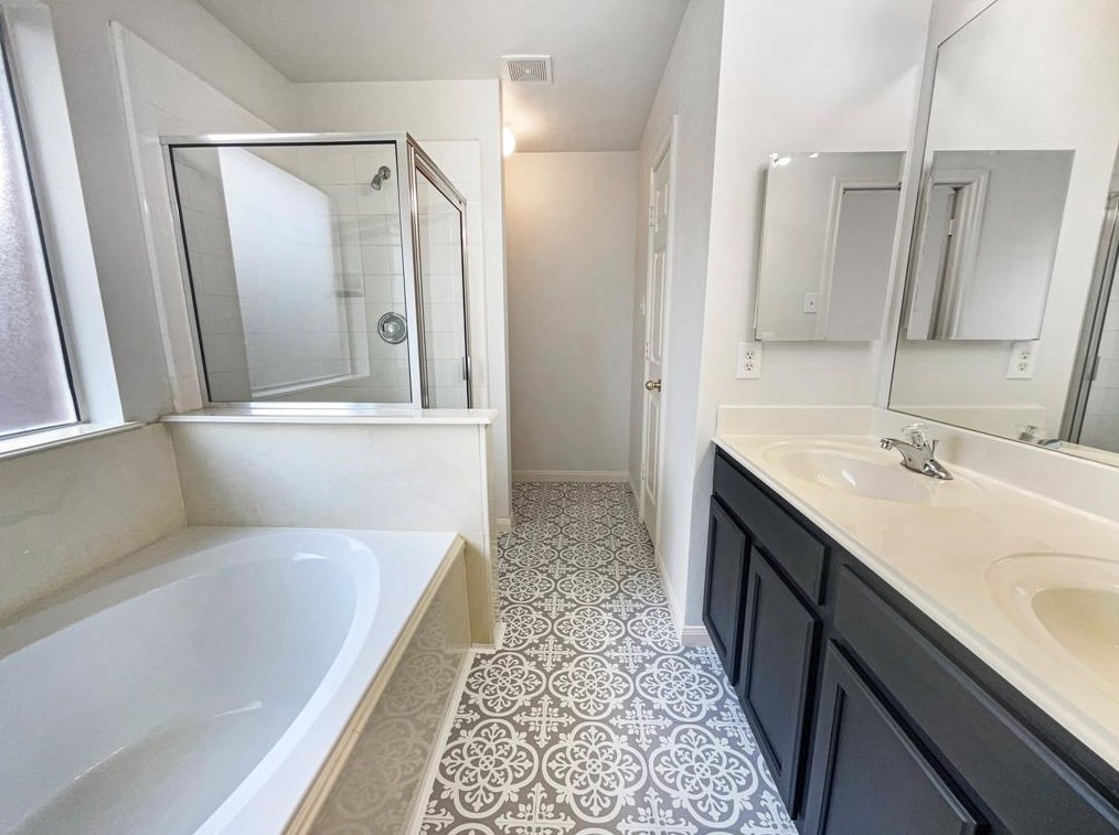8303 Kingsbridge Meadow Dr, Houston TX  77083-7343 exterior