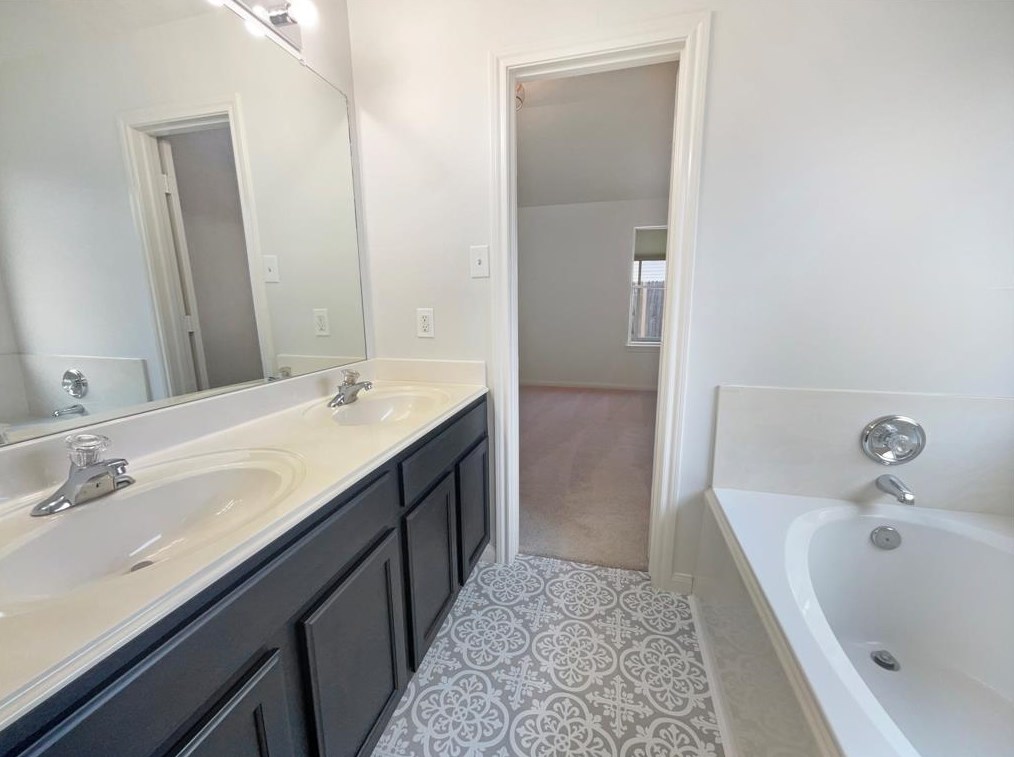8303 Kingsbridge Meadow Dr, Houston TX  77083-7343 exterior
