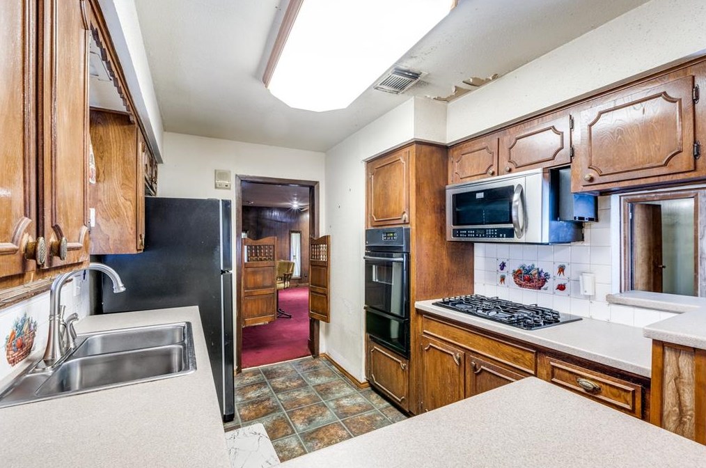 6502 Leedale, Houston TX  77016-2415 exterior