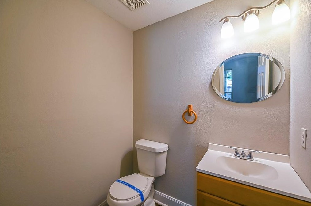 10602 Laneview Dr, Houston TX  77070-2938 exterior