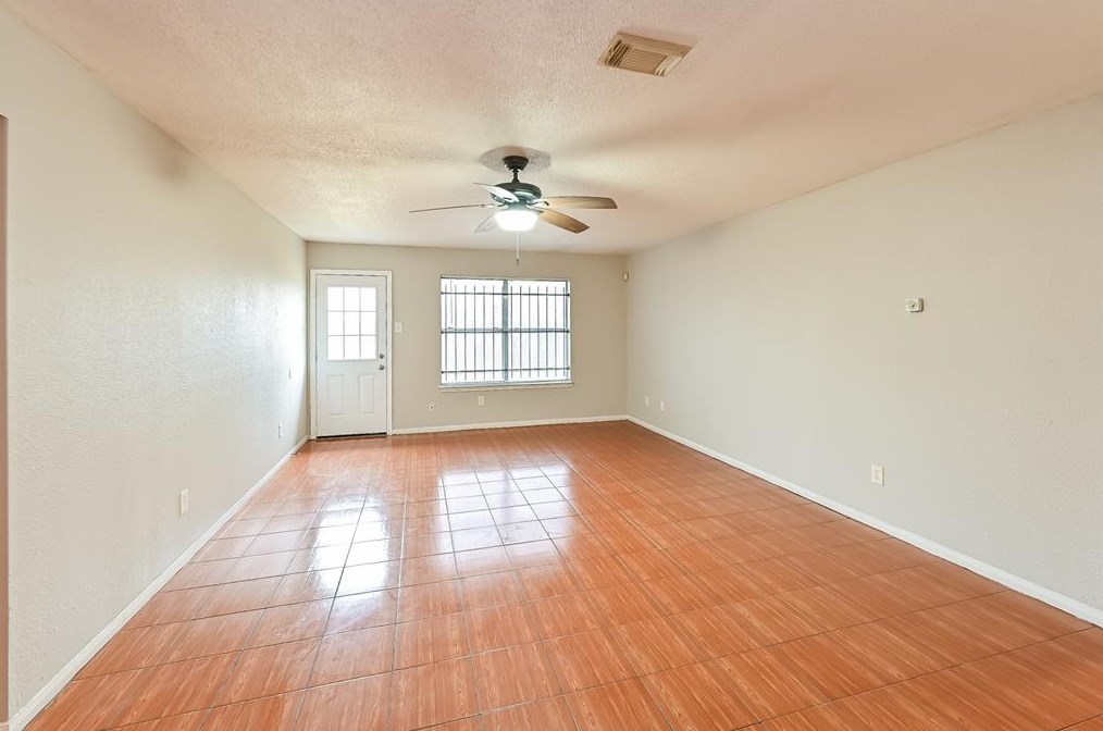 12815 Rockford Dr, Houston TX  77048-4163 exterior