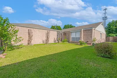 13207 Robinglen Drive, Houston, TX 77083 - Photo 5