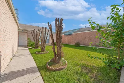 13207 Robinglen Drive, Houston, TX 77083 - Photo 9