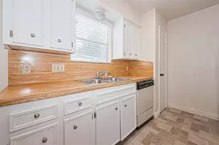 13207 Robinglen Dr, Houston, TX 77083 - Photo 21