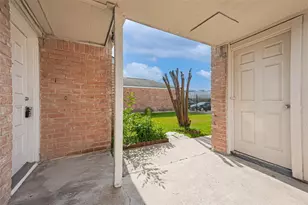 13207 Robinglen Dr, Houston, TX 77083 - Photo 7