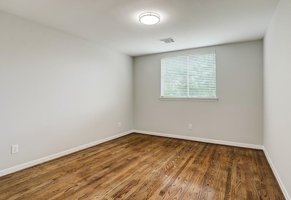 1810 Emerald Lk Ct, Houston TX  77062-8008 exterior