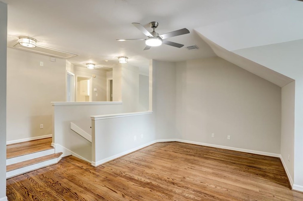 1810 Emerald Lk Ct, Houston TX  77062-8008 exterior